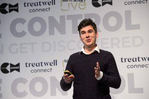 Raul Spilca leads the Treatwell workshop at Creative HEAD's Salon Smart LIVE 2021
